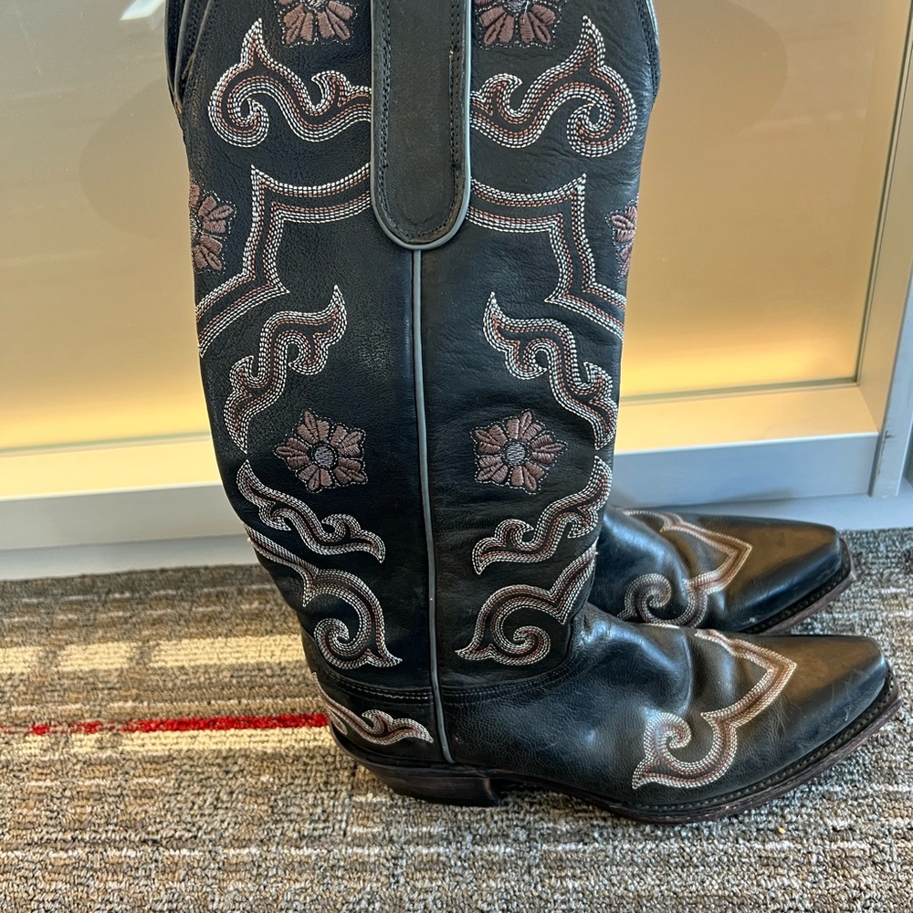 Authentic 1883 Luchesse Boots View 2